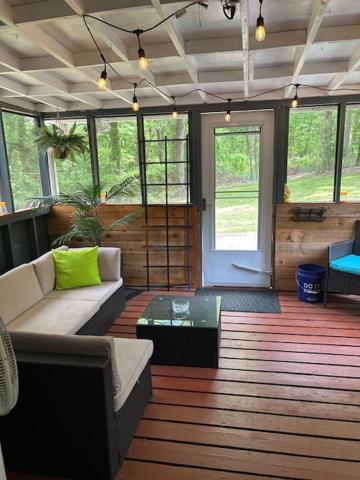 Serene Retreat! 420 Friendly In Designated Area, 3 Minutes To Downtown Ричмонд Экстерьер фото